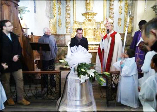 Laumaillé-Lussault : Baptême de la nouvelle cloche de l’église Saint-Pierre de Nestalas  