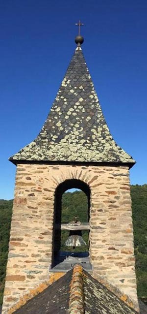 Le campaniste Laumaillé électrifie la cloche d'Ambialet. 

 