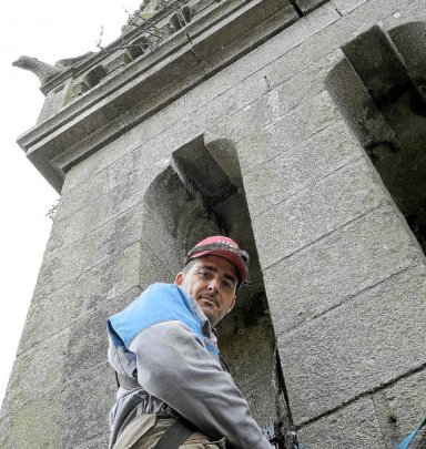 ALAIN MACE - Le Foeil - Église. Travaux dans le clocher photo Le télégramme