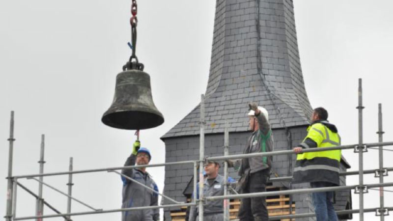 Alain Macé : Bréal-sous-Vitré. La cloche de l'église s'envole vers la Normandie photo Ouest-France