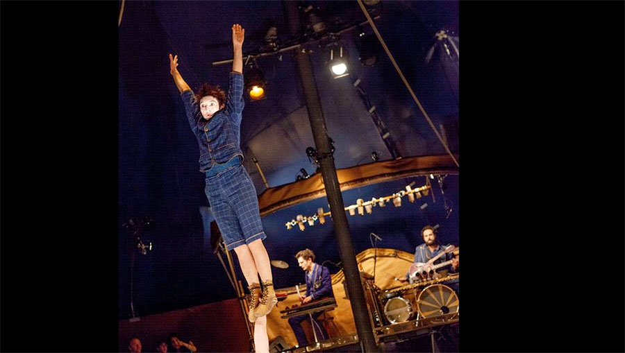 Le cirque contemporain Trottola présente sa nouvelle création originale et surprenante à Villedieu.

-Photo:Ouest France